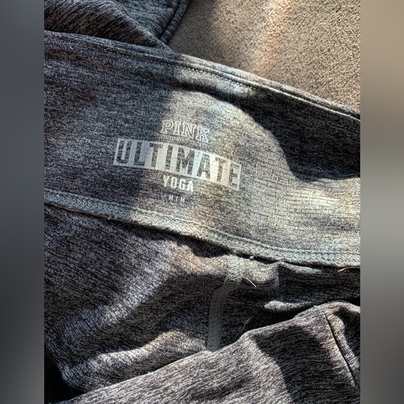 Victoria’s Secret Pink Ultimate Crop Yoga Leggings - Picture 5 of 5